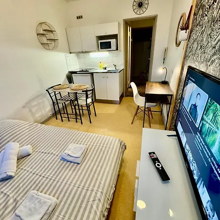 Hyper Centre De - 41 *